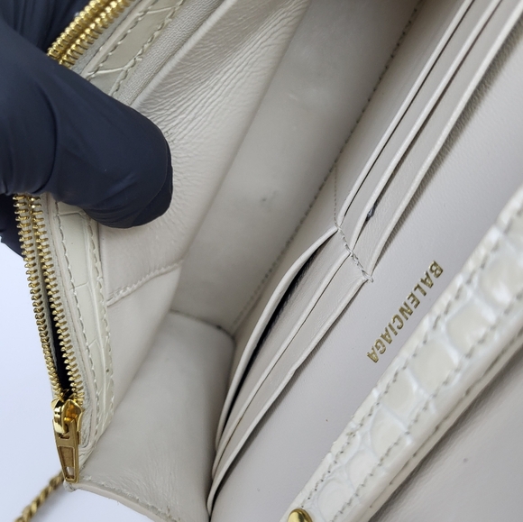 BALENCIAGA - Crocodile Embossed Leather Hourglass Wallet On Gold Chain - Picture 13 of 14